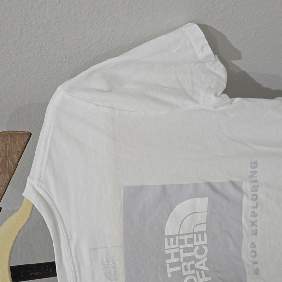 The North Face Classic White Tee With Silver Logo T-Shirt Womens Medium - Picture 9 of 11